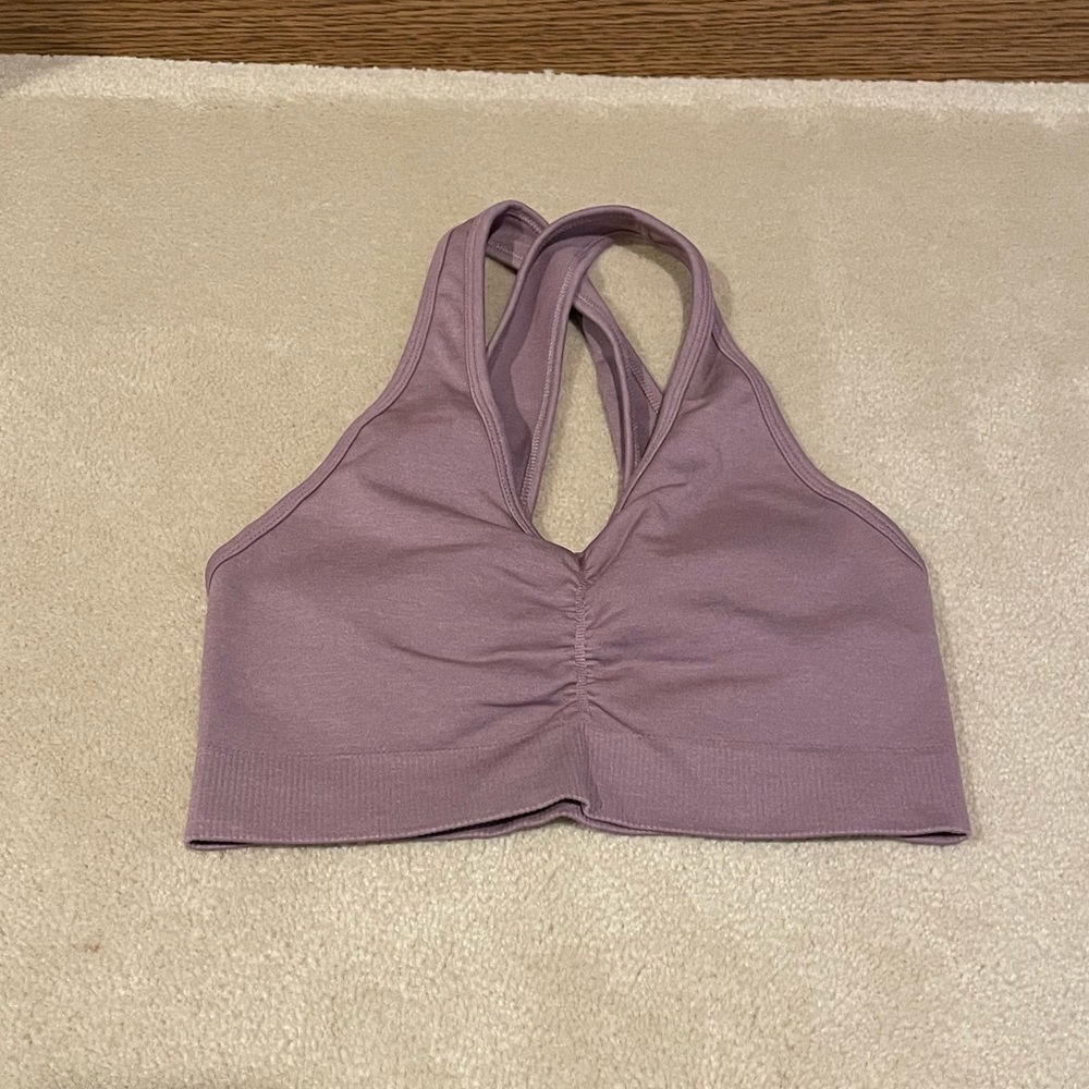 Alphalete Amplify Bra: Purple Dove
